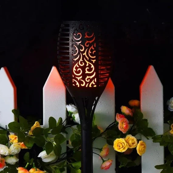 مصباح حديقة LED يعمل بالطاقة الشمسية على شكل لهب