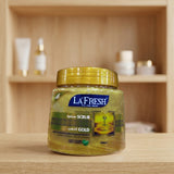 سنفرة الذهب للوجه والجسم بالكولاجين وفيتامين E من لافريش 500 مل (LA FRESH Gold Face &amp; Body Scrub with Collagen &amp; Vitamin E 500ml)